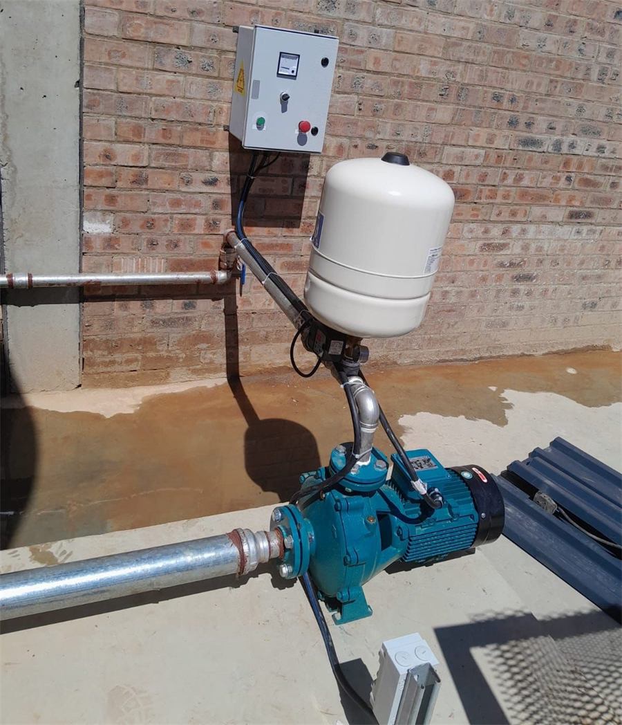 Booster pump and pressure vessel