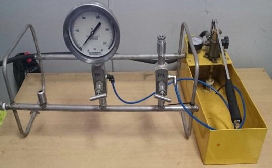 Pressure calibration rig